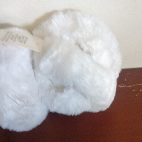 Fluffy White Earmuffs - Picture 4 of 4